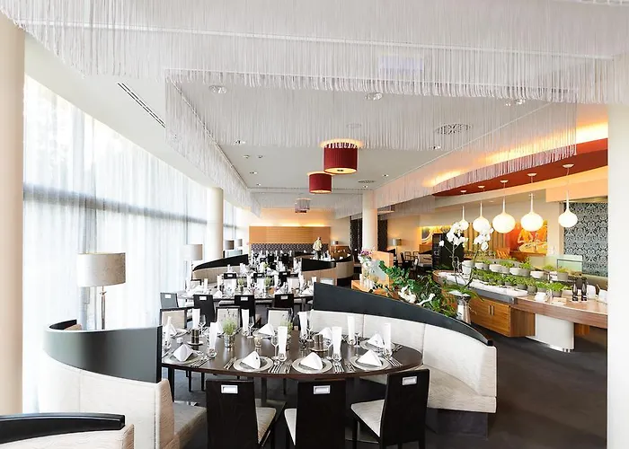 Aviva Superior Make Friends ホテル