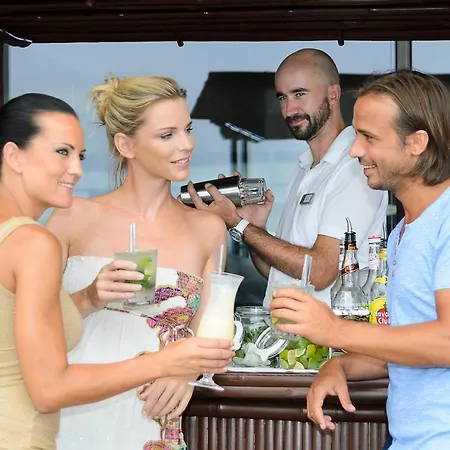 Aviva Superior Make Friends Hotel 4*