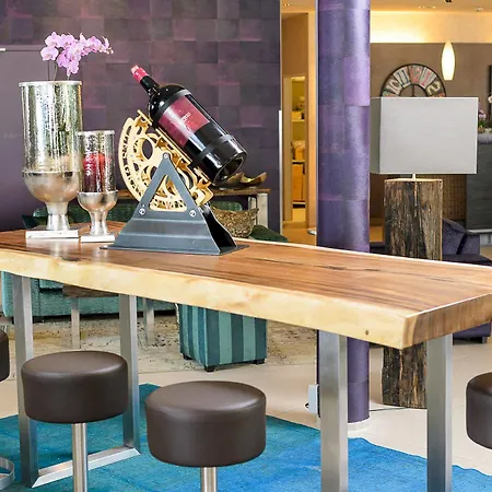 Aviva Superior Make Friends Hotel