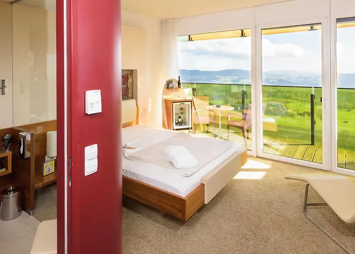 Aviva Superior Make Friends Hotel